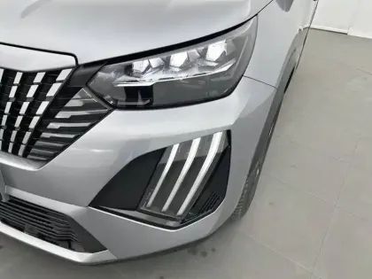 Photo 15 Peugeot 2008  Hybrid 145 e-DCS6