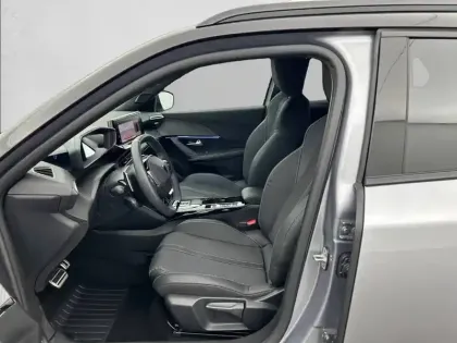 Photo 10 Peugeot 2008  Hybrid 145 e-DCS6