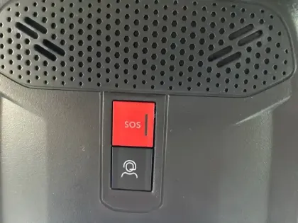 Photo 27 Peugeot 2008  Hybrid 145 e-DCS6