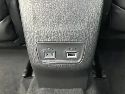 Photo 17 Peugeot 2008  Hybrid 145 e-DCS6