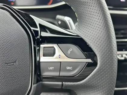 Photo 25 Peugeot 2008  Hybrid 145 e-DCS6