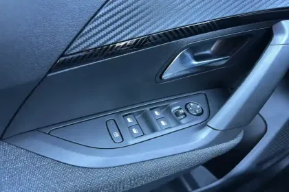 Photo 20 Peugeot 2008  100 S&S BVM6