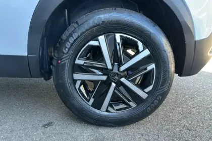 Photo 24 Peugeot 2008  100 S&S BVM6