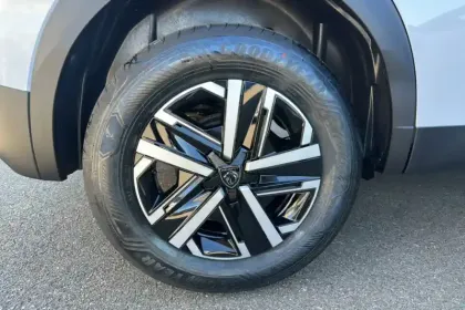 Photo 27 Peugeot 2008  100 S&S BVM6