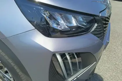 Photo 30 Peugeot 2008  Hybrid 136 e-DCS6