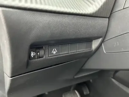 Photo 29 Peugeot 2008  Hybrid 145 e-DCS6