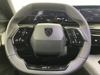 Photo 22 Peugeot 5008  Hybrid 136 e-DCS6