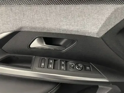 Photo 31 Peugeot 5008  Hybrid 136 e-DCS6