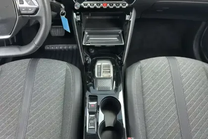 Photo 19 Peugeot 208  Hybrid 100 e-DCS6