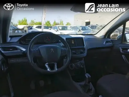 Photo 10 Peugeot 208  PureTech 82ch S&S BVM5 6.2 Evap