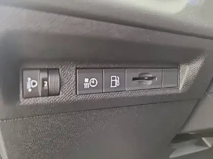 Photo 24 Peugeot 408  PHEV 180 e-EAT8
