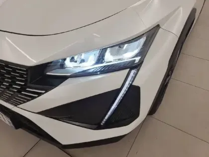 Photo 15 Peugeot 408  PHEV 180 e-EAT8