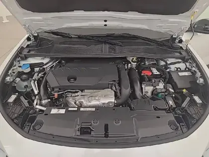 Photo 27 Peugeot 408  PHEV 180 e-EAT8