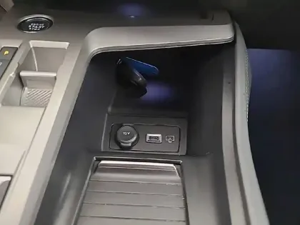 Photo 20 Peugeot 408  PHEV 180 e-EAT8