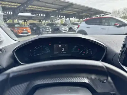 Photo 9 Peugeot 208  Electrique 50 kWh 136ch