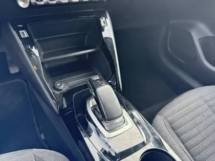 Photo 13 Peugeot 208  Electrique 50 kWh 136ch