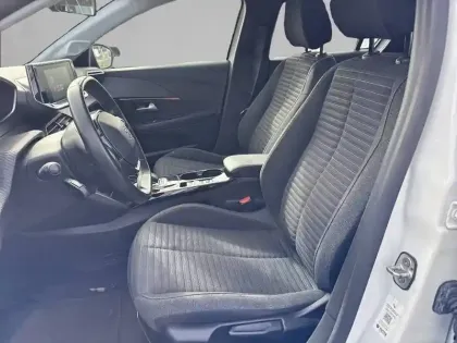 Photo 10 Peugeot 208  Electrique 50 kWh 136ch