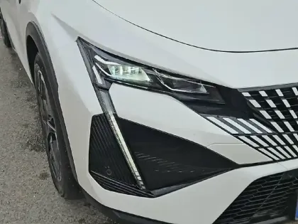 Photo 15 Peugeot 408  PHEV 180 e-EAT8