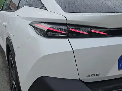 Photo 16 Peugeot 408  PHEV 180 e-EAT8