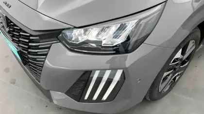 Photo 22 Peugeot 208  Hybrid 110 ch e-DCS6