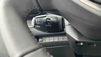 Photo 14 Peugeot 208  Hybrid 110 ch e-DCS6