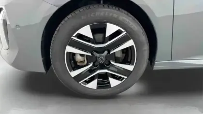 Photo 9 Peugeot 208  Hybrid 110 ch e-DCS6