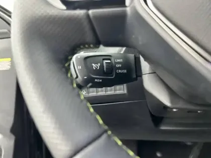 Photo 18 Peugeot 2008  Hybrid 145 e-DCS6