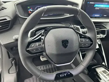 Photo 8 Peugeot 2008  Hybrid 145 e-DCS6