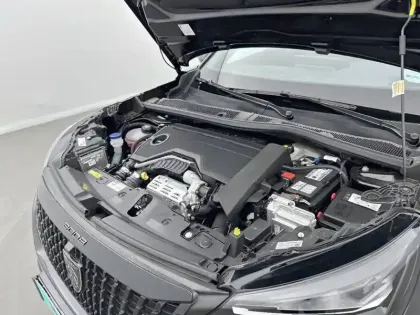 Photo 14 Peugeot 2008  Hybrid 145 e-DCS6