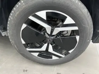 Photo 12 Peugeot 2008  Hybrid 145 e-DCS6