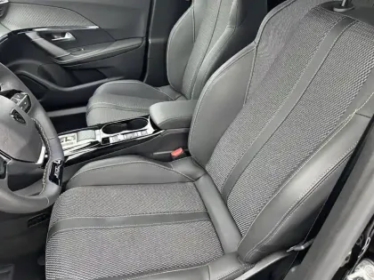 Photo 10 Peugeot 2008  Hybrid 145 e-DCS6