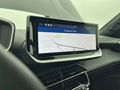 Photo 19 Peugeot 2008  Hybrid 145 e-DCS6