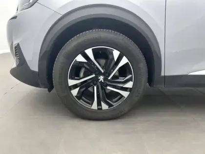 Photo 12 Peugeot 2008  PureTech 130 S&S BVM6