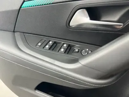 Photo 14 Peugeot 2008  PureTech 130 S&S BVM6