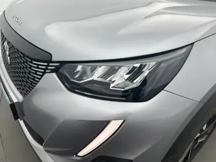 Photo 15 Peugeot 2008  PureTech 130 S&S BVM6