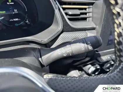 Photo 17 Renault Captur  E-Tech full hybrid 145