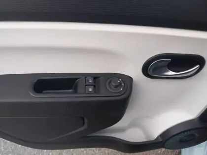 Photo 10 Renault Twingo  III Achat Intégral