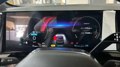 Photo 8 Renault Austral  E-Tech hybrid 200