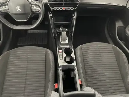 Photo 25 Peugeot 208  Electrique 50 kWh 136ch