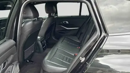 Photo 12 BMW Serie 3 Touring 320d xDrive 190 ch BVA8
