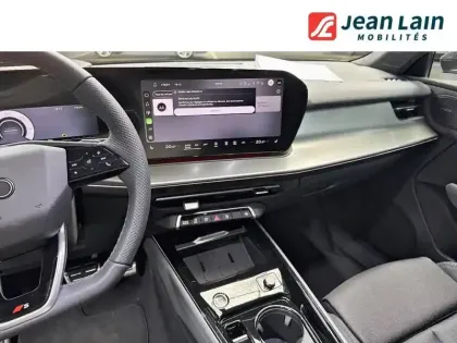 Photo 12 Audi Q3  e-hybrid 272 ch S tronic 6