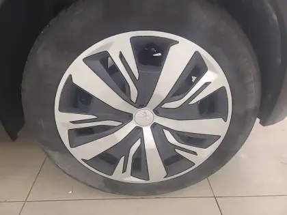 Photo 12 Peugeot 208  Electrique 50 kWh 136ch