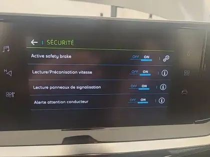 Photo 18 Peugeot 208  Electrique 50 kWh 136ch