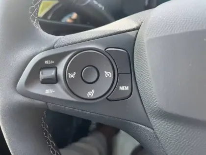 Photo 16 Opel Corsa  1.2 Turbo Hybrid 110 ch Autom