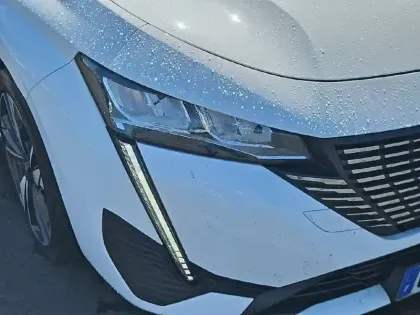 Photo 15 Peugeot 308  BlueHDi 130ch S&S EAT8