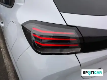 Photo 16 Peugeot 208  Hybrid 110 ch e-DCS6