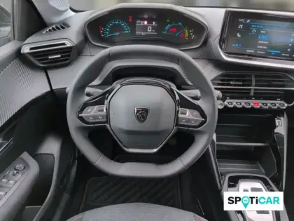 Photo 8 Peugeot 208  Hybrid 110 ch e-DCS6