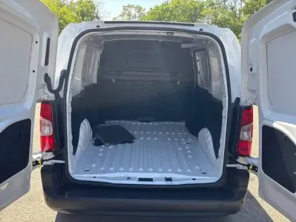 Photo 5 Peugeot Partner E- FGN 136 CH M CHARG UT MAJ 54 KWH AUT