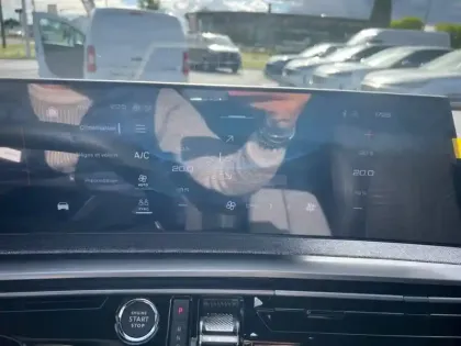 Photo 18 Peugeot 3008  Electrique 210 ch 73 kWh