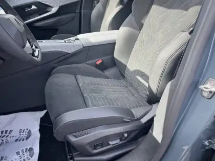 Photo 10 Peugeot 3008  Electrique 210 ch 73 kWh